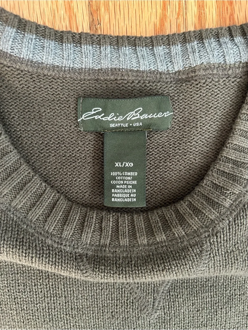 Eddie Bauer Men's Green Crewneck Sweater - Picture 4 of 5